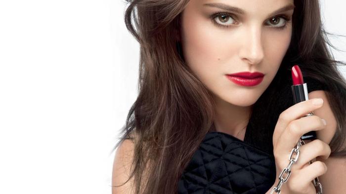 3bd37640-7fc0-11e4-8d5e-8d53305b80cc_999-rouge-dior-levres-glamour-L-s_X84F