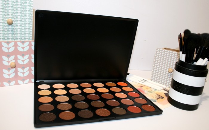 palette_35os_35_color_shimmer_nature_glow_morphe_09